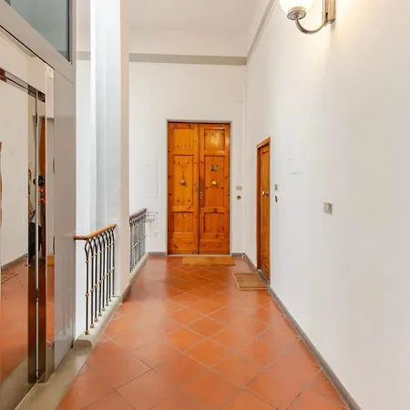 Apartment Le Charme Di Via Verdi Florence